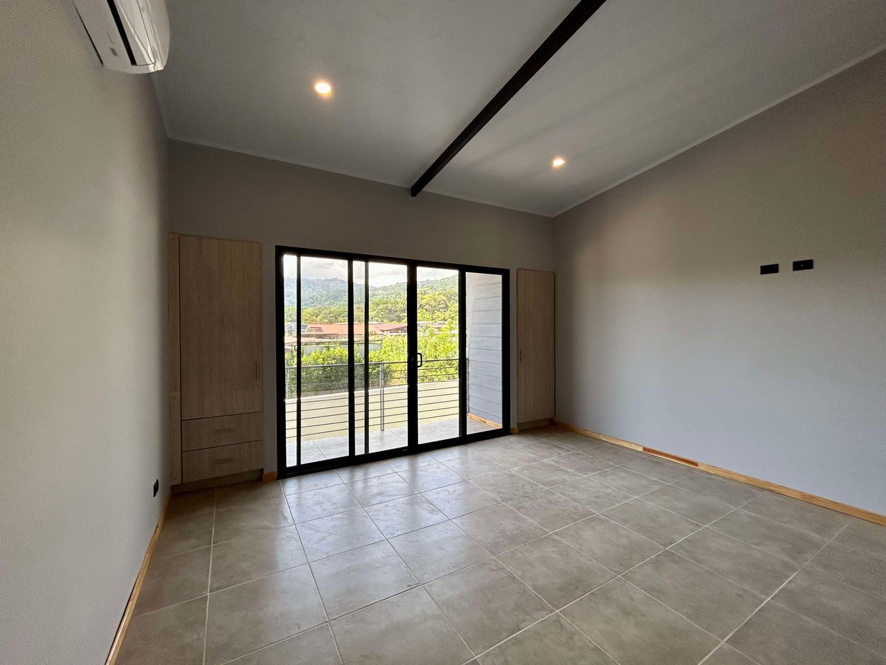 Brand New Modern 3 bed, 3 bath Villa in Uvita