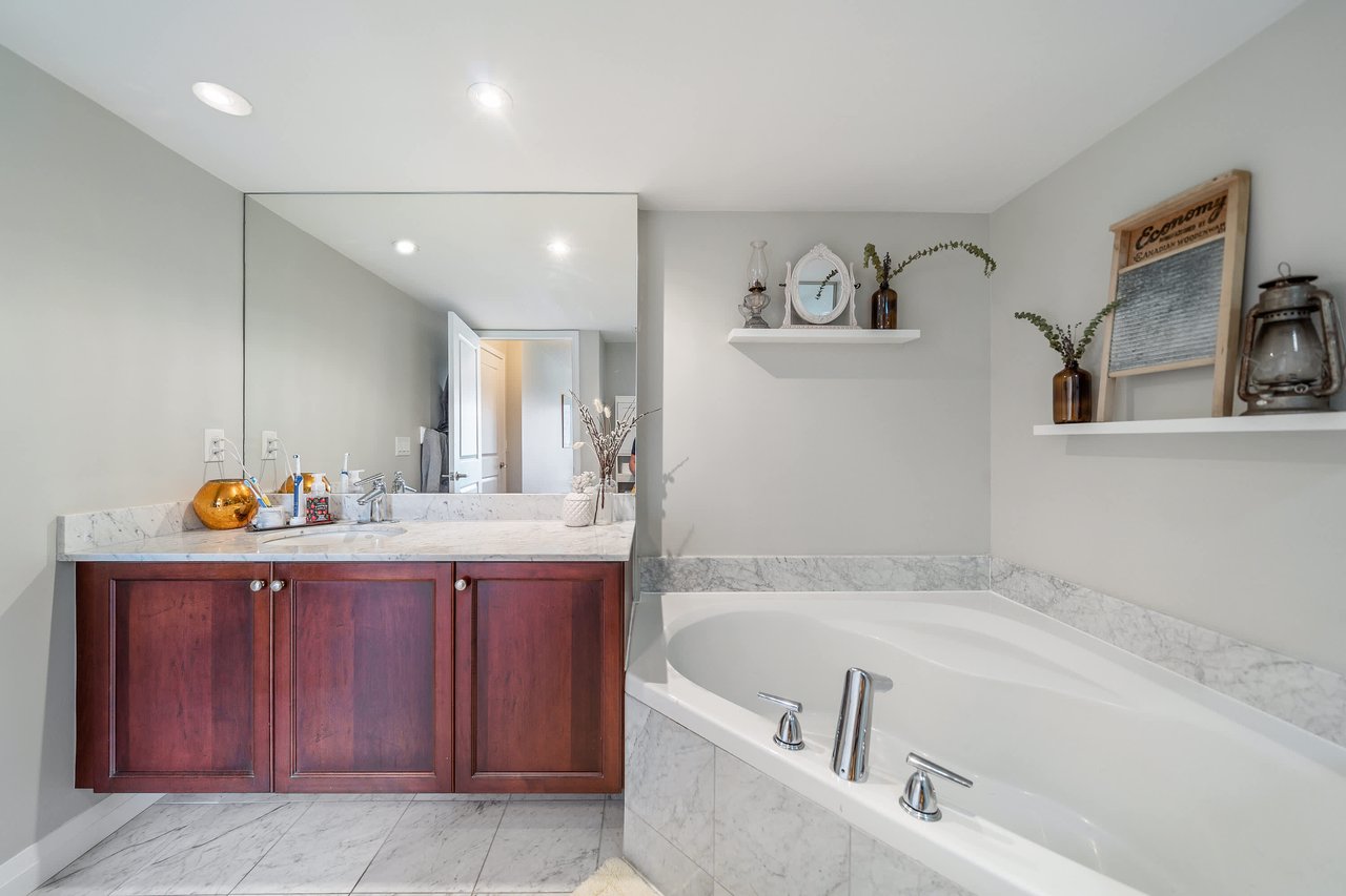 15 Stafford Street #401