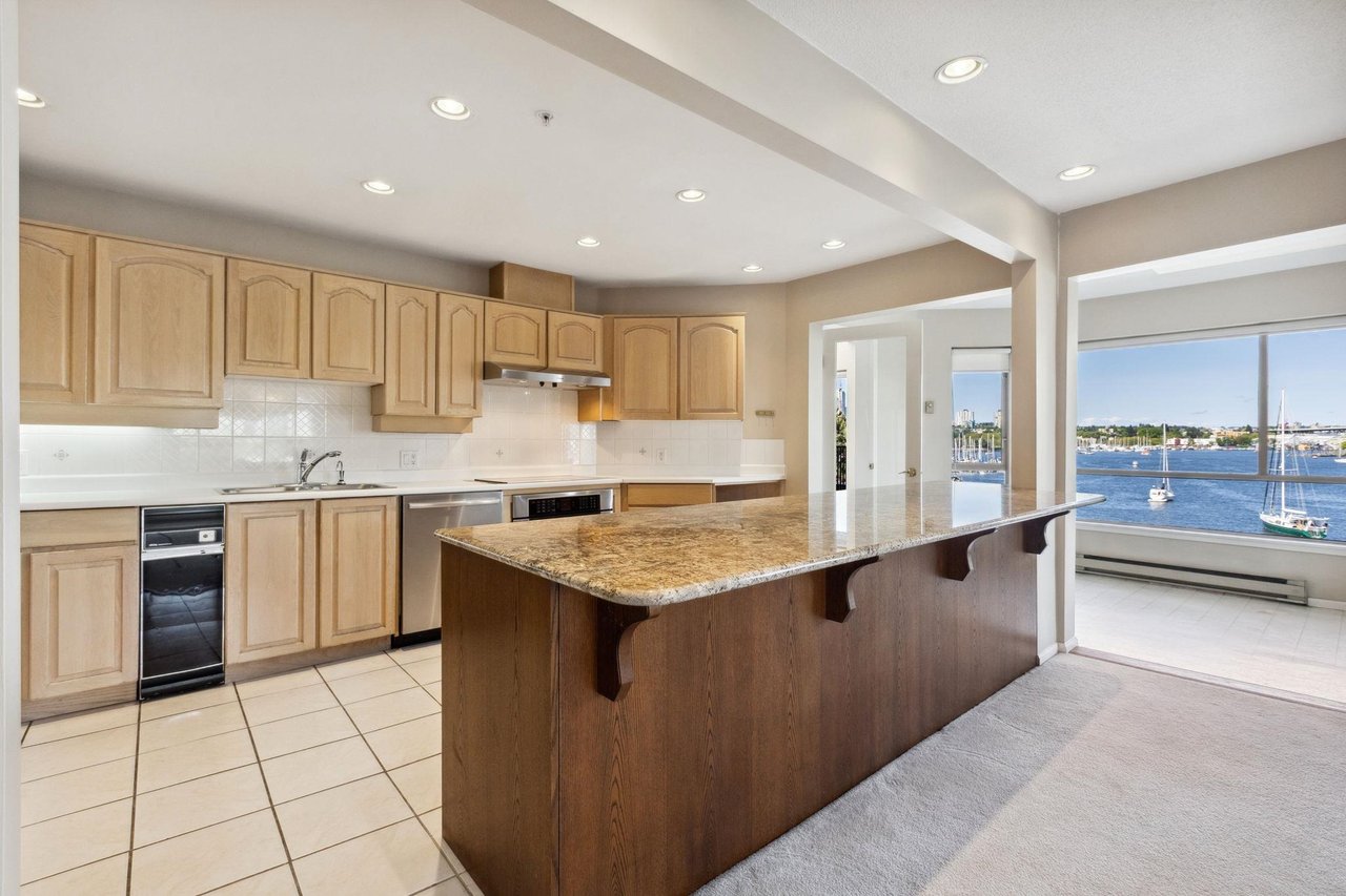 PH2-1859 Spyglass Pl