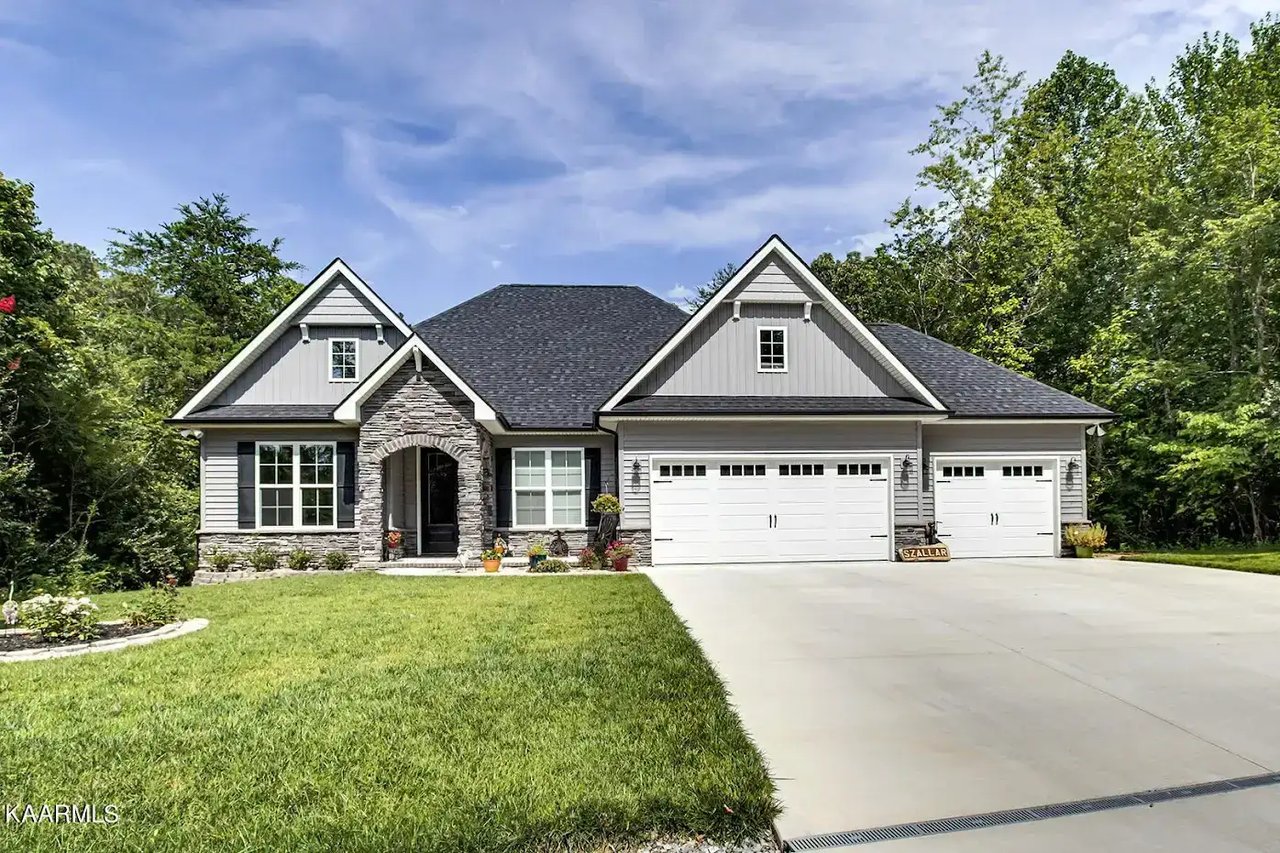 300 Oostagala Ln