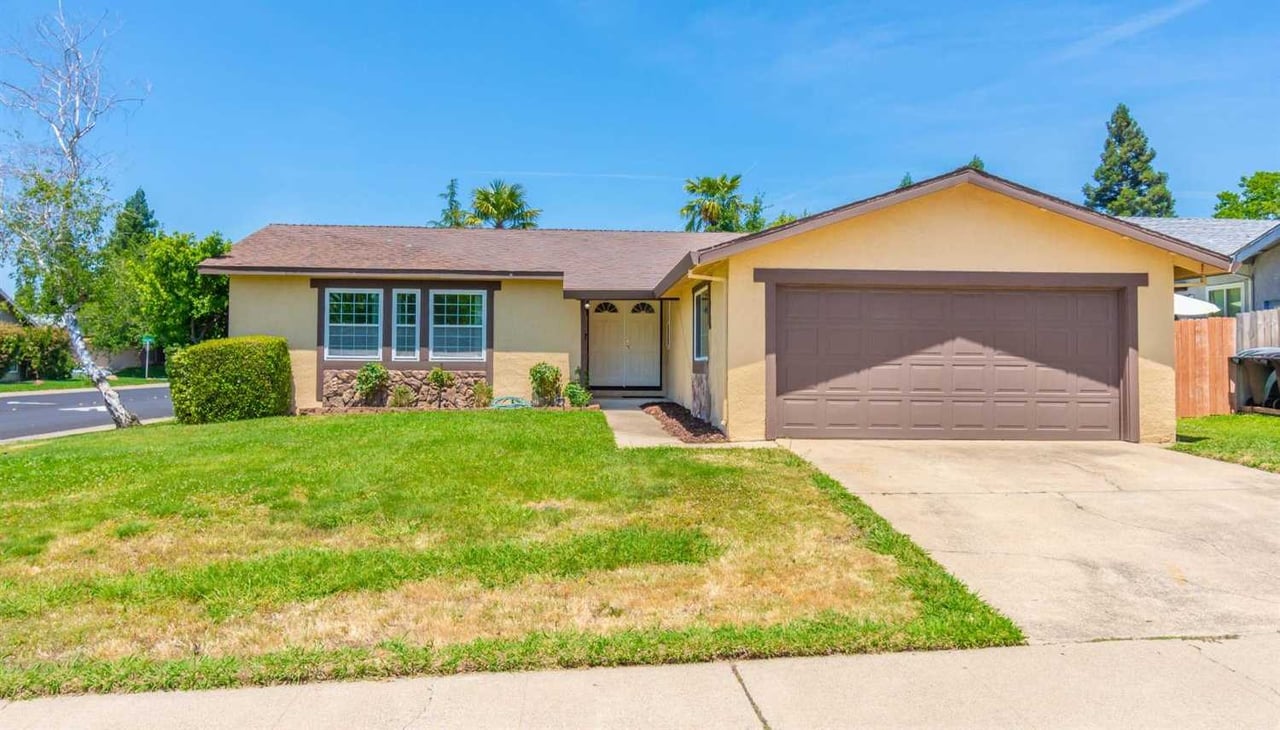 512 Lyndhurst Avenue