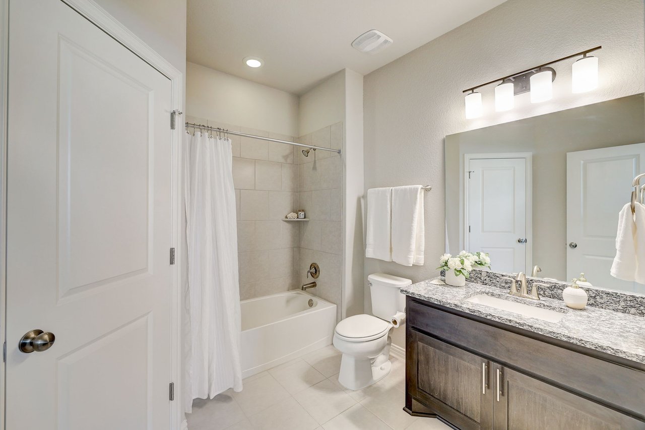 Charming single-story home in the desirable Paloma Lake in RR that backs to a greenbelt!