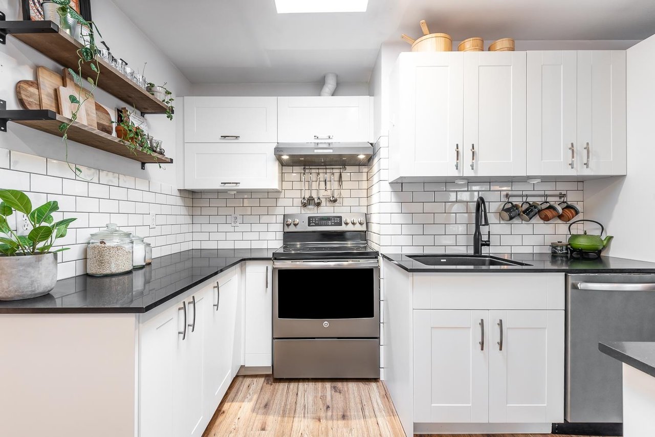 C311-40140 Willow Cres