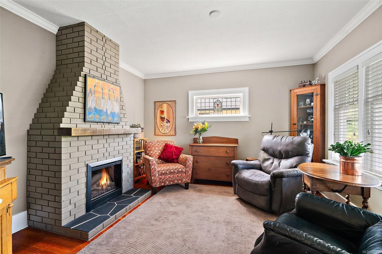 2531 Orchard Ave