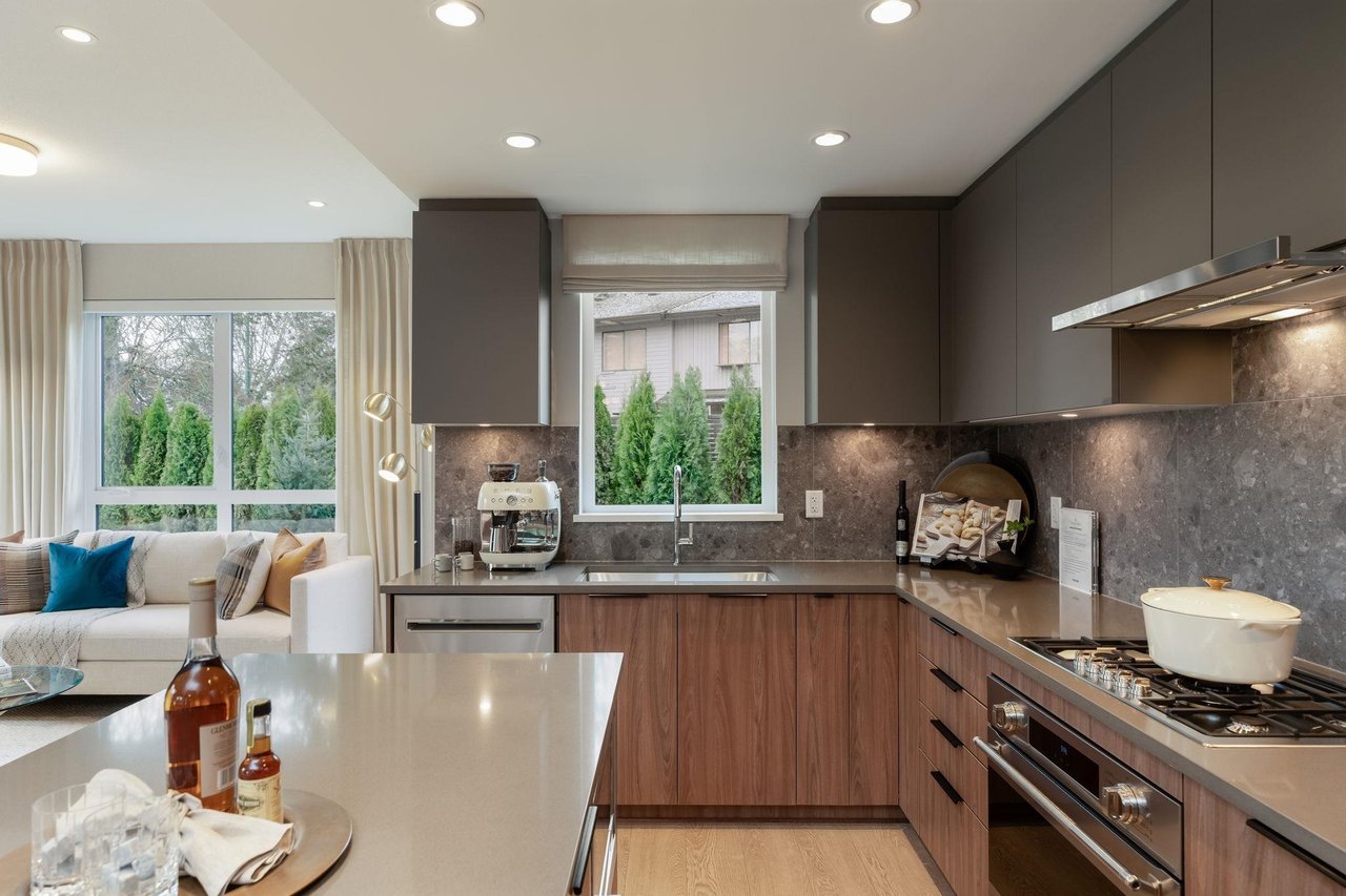 210-3128 Jago Wy