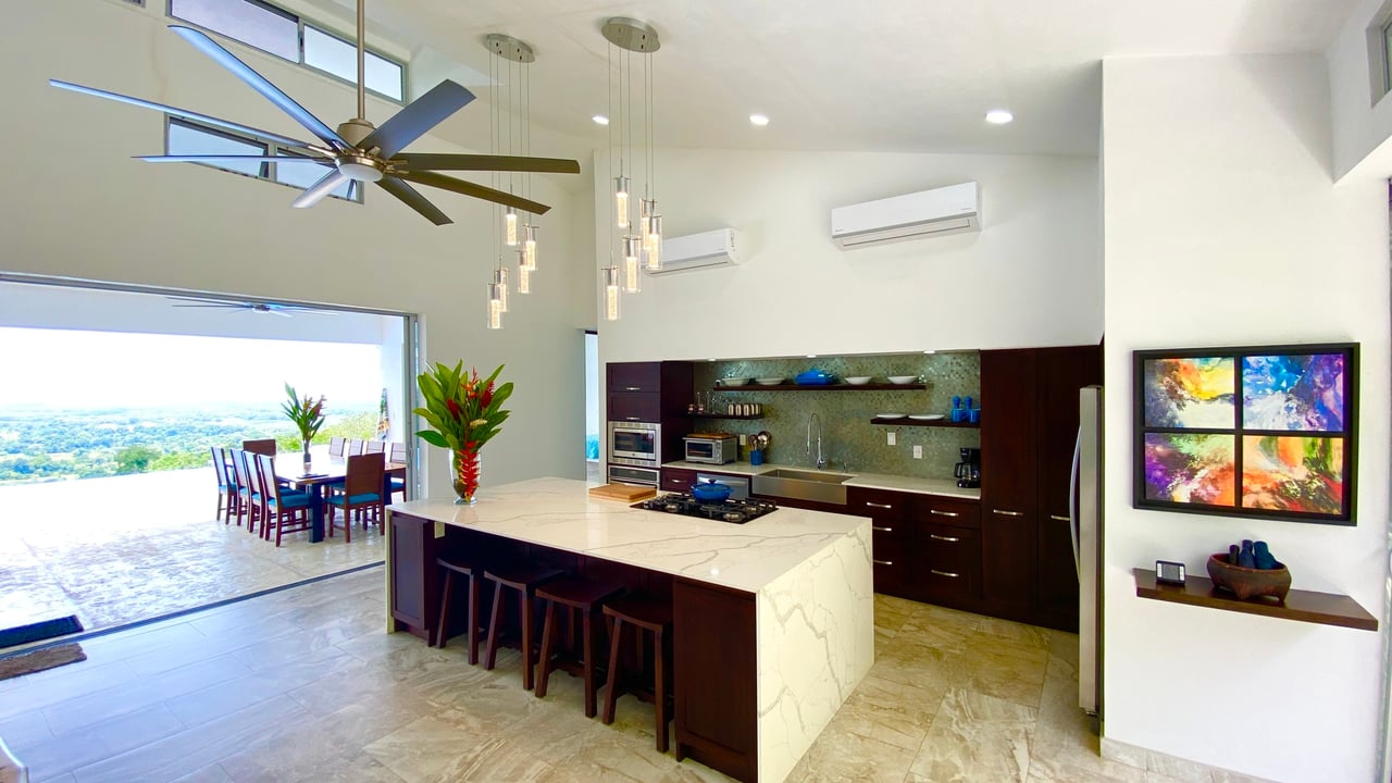 Modern Oceanview Infinity Pool Estate, Ojochal, Puntarenas
