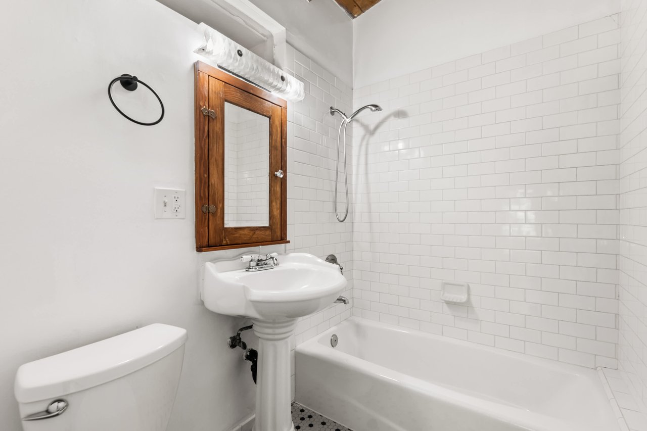 3358 Hamilton