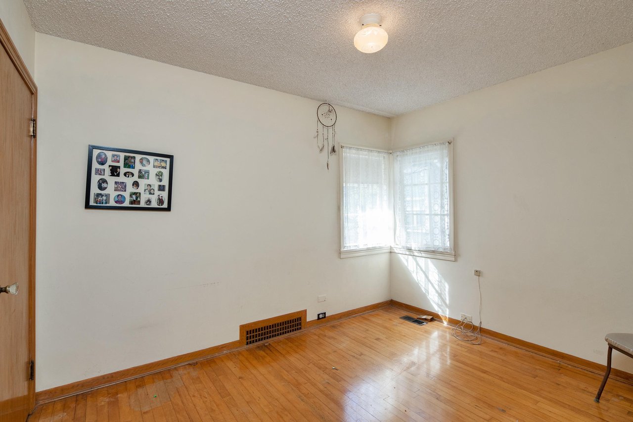 158 E 42nd Ave