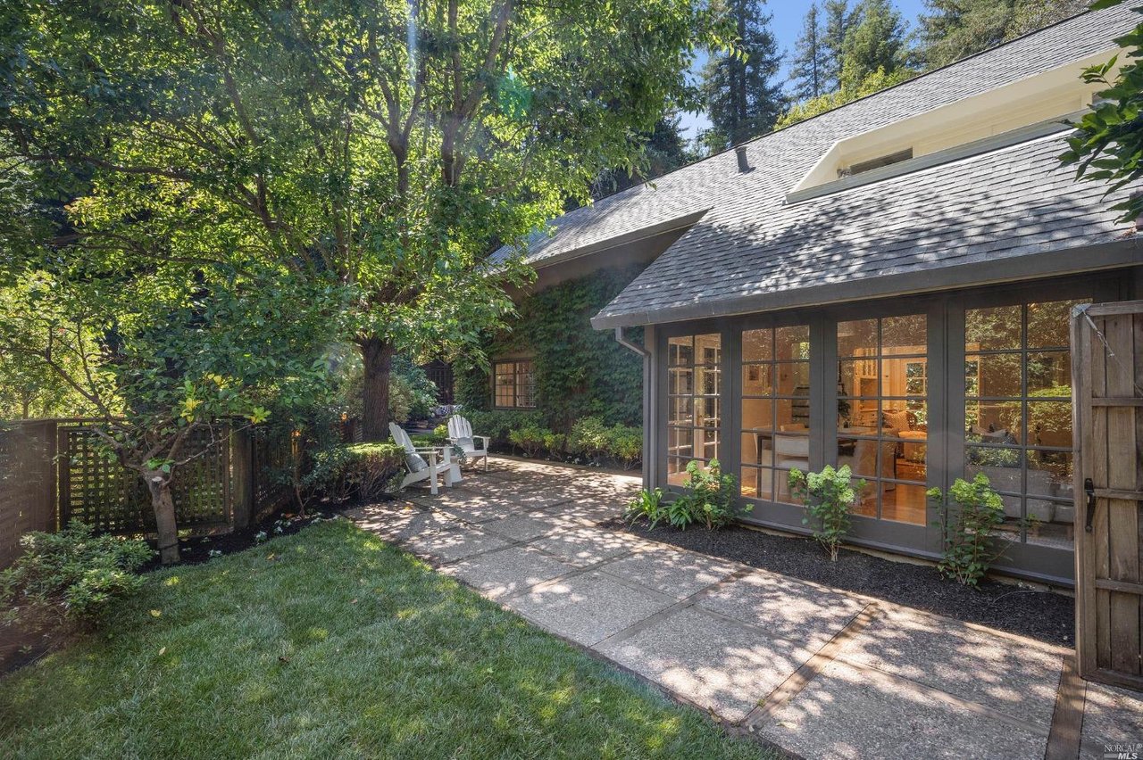37 Rowan Way