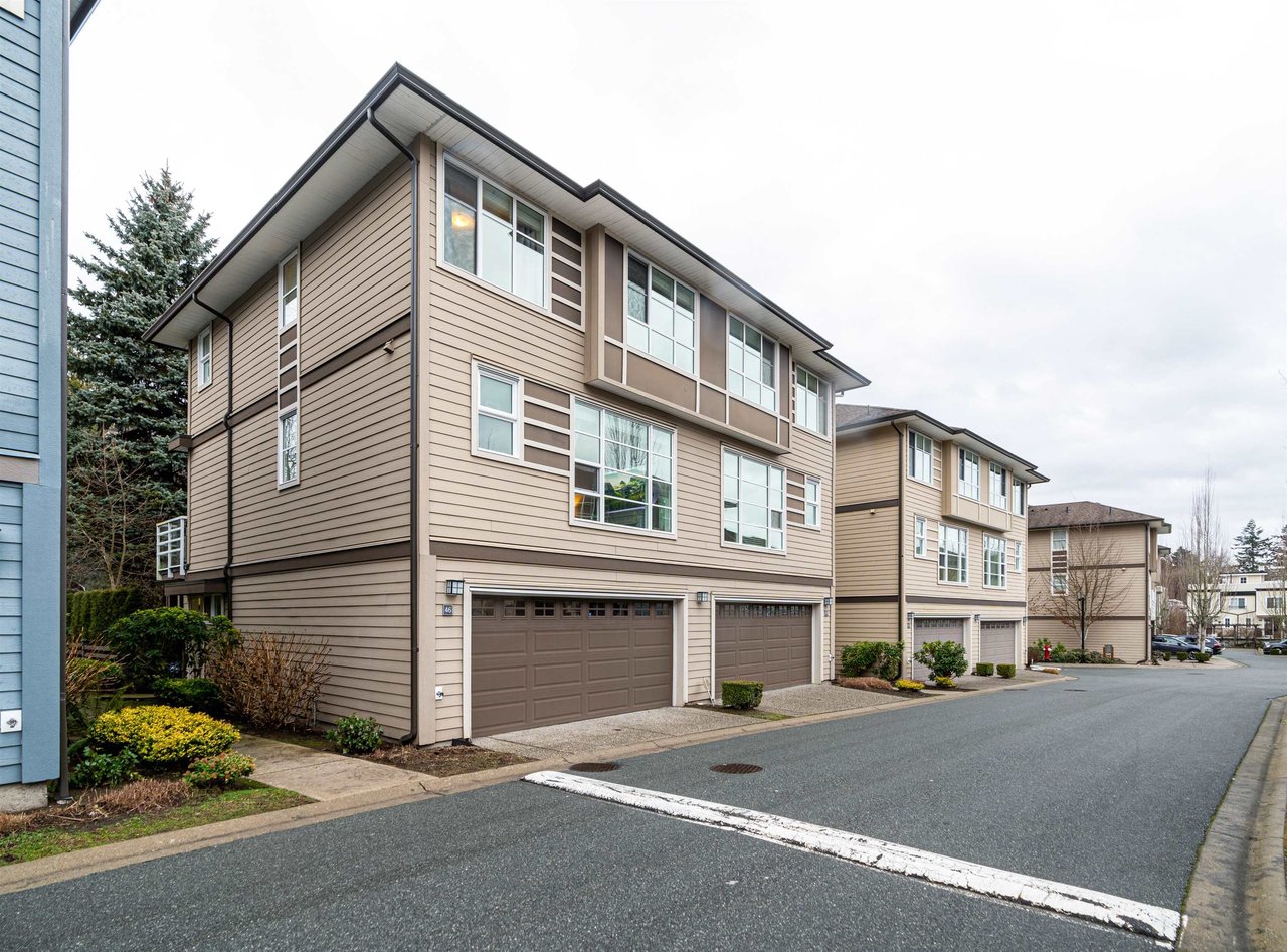 46-15405 31 Ave