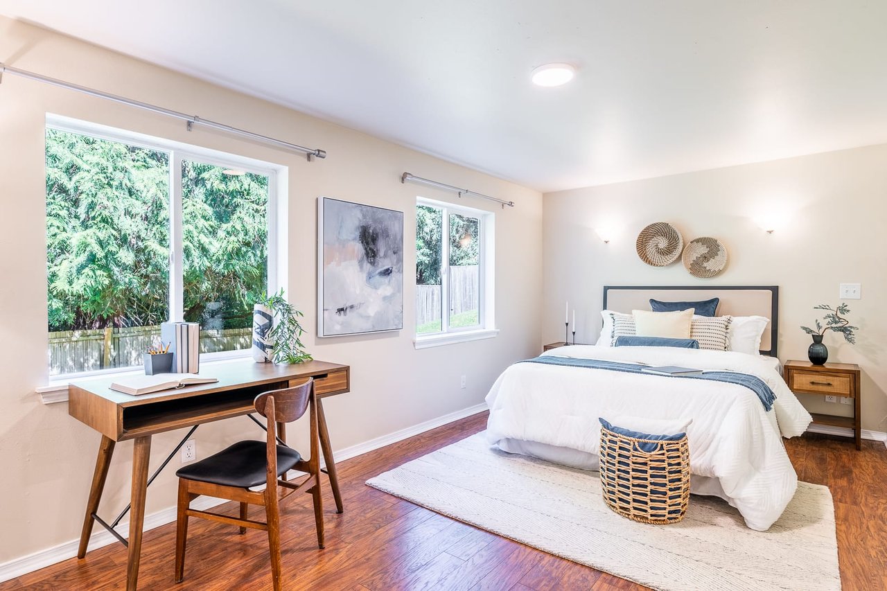 Spacious Duvall Residence