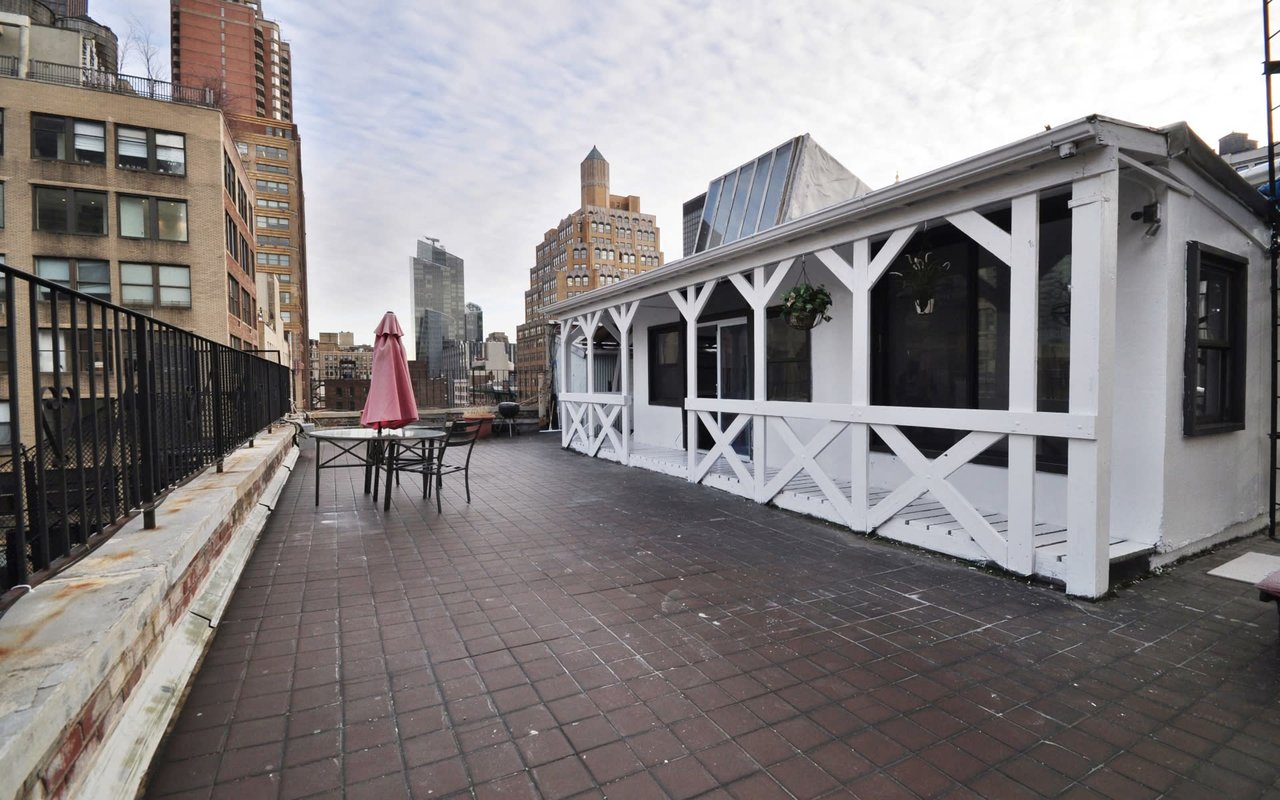 This Cabin Is Actually on a New York City Rooftop