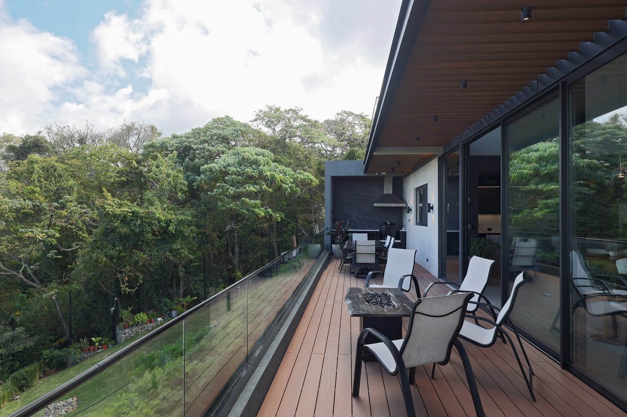 Panoramic City View Estate Home, Escazu, San Jose