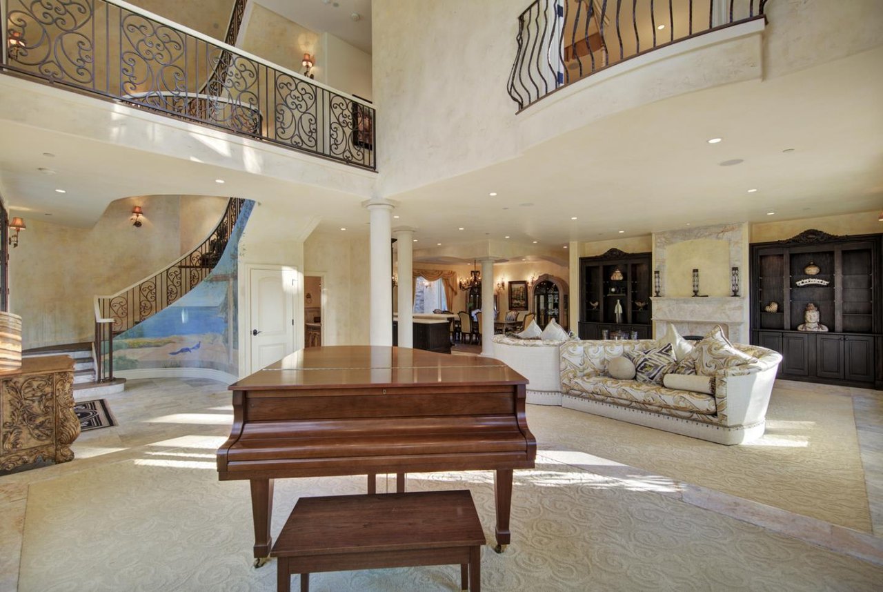 3108 Flavin LN