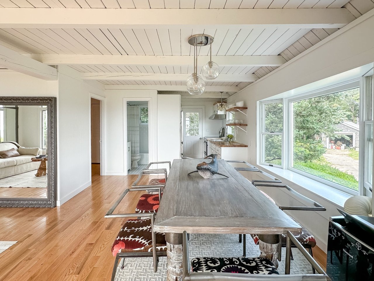 Luxurious East Chop Cottage
