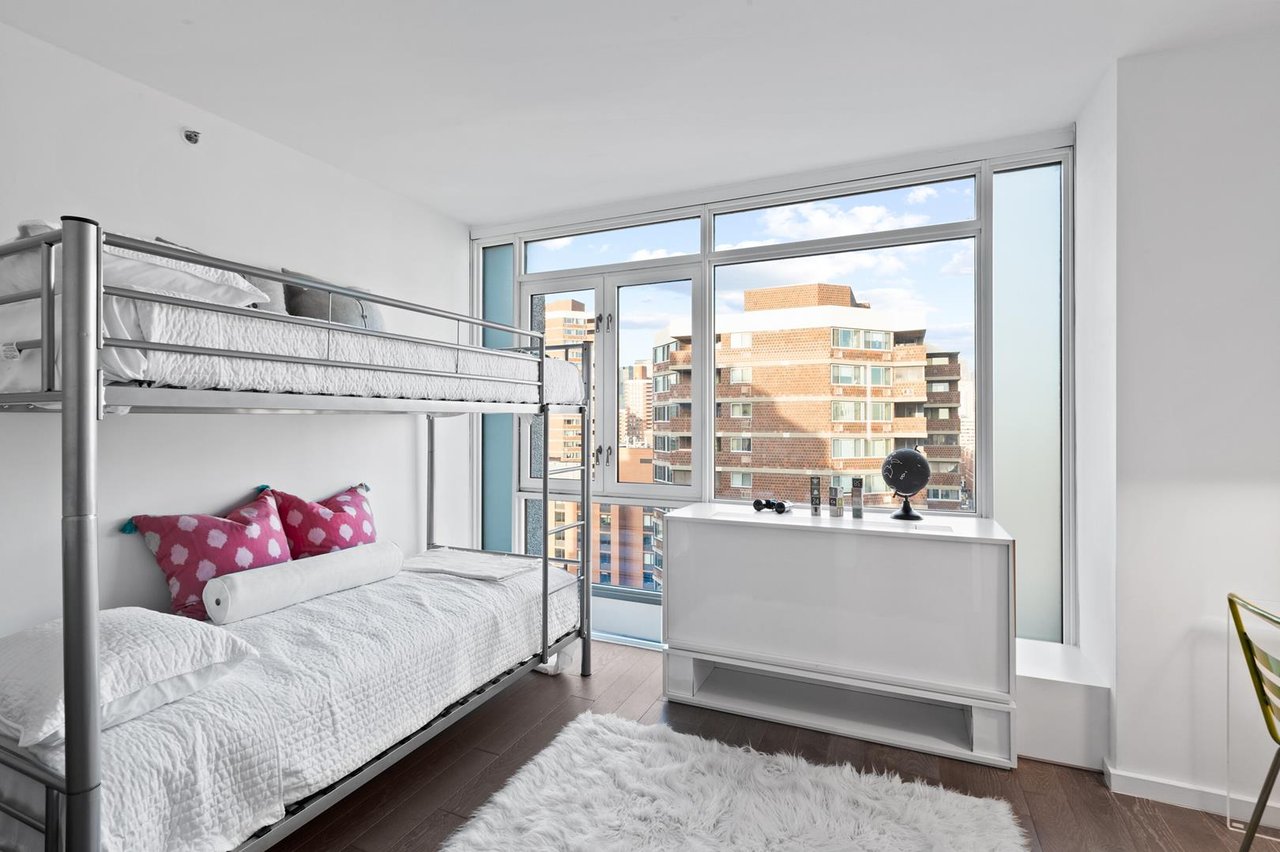 385 First Avenue, Apt 20-B