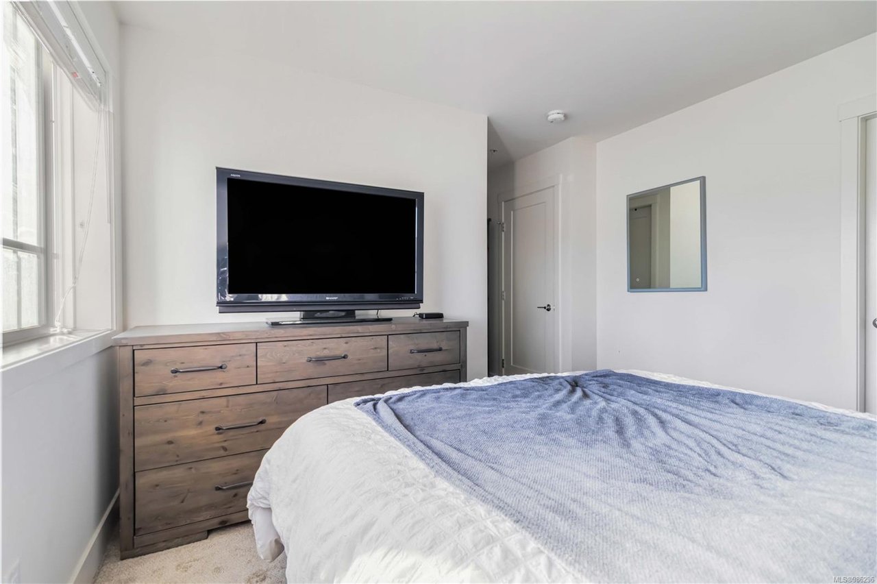 21-370 Latoria Blvd, Colwood