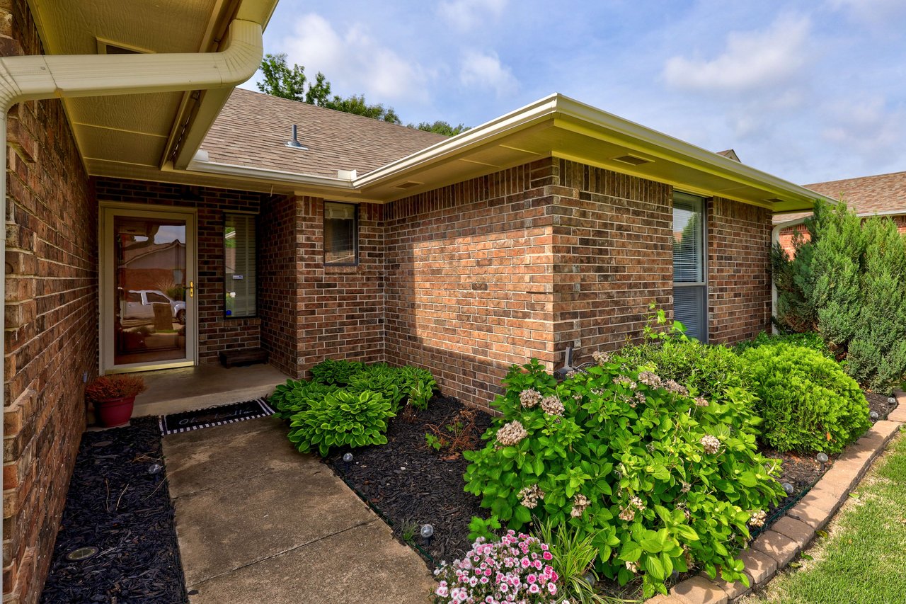 1205 Windsor Place