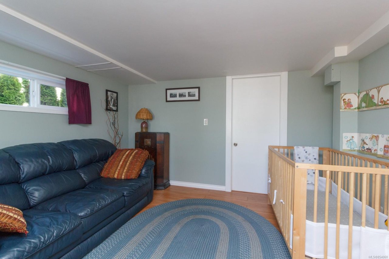 1937 Carrick St