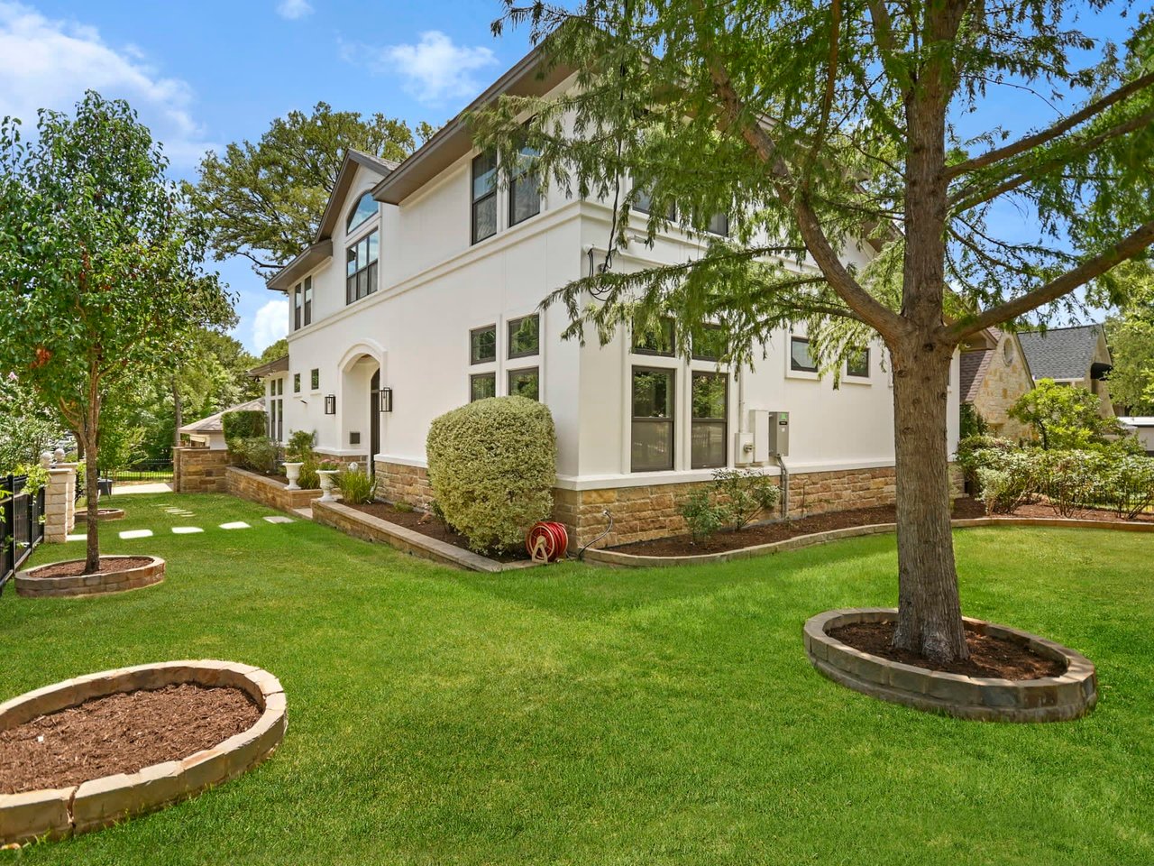 2212 Mountain View Rd