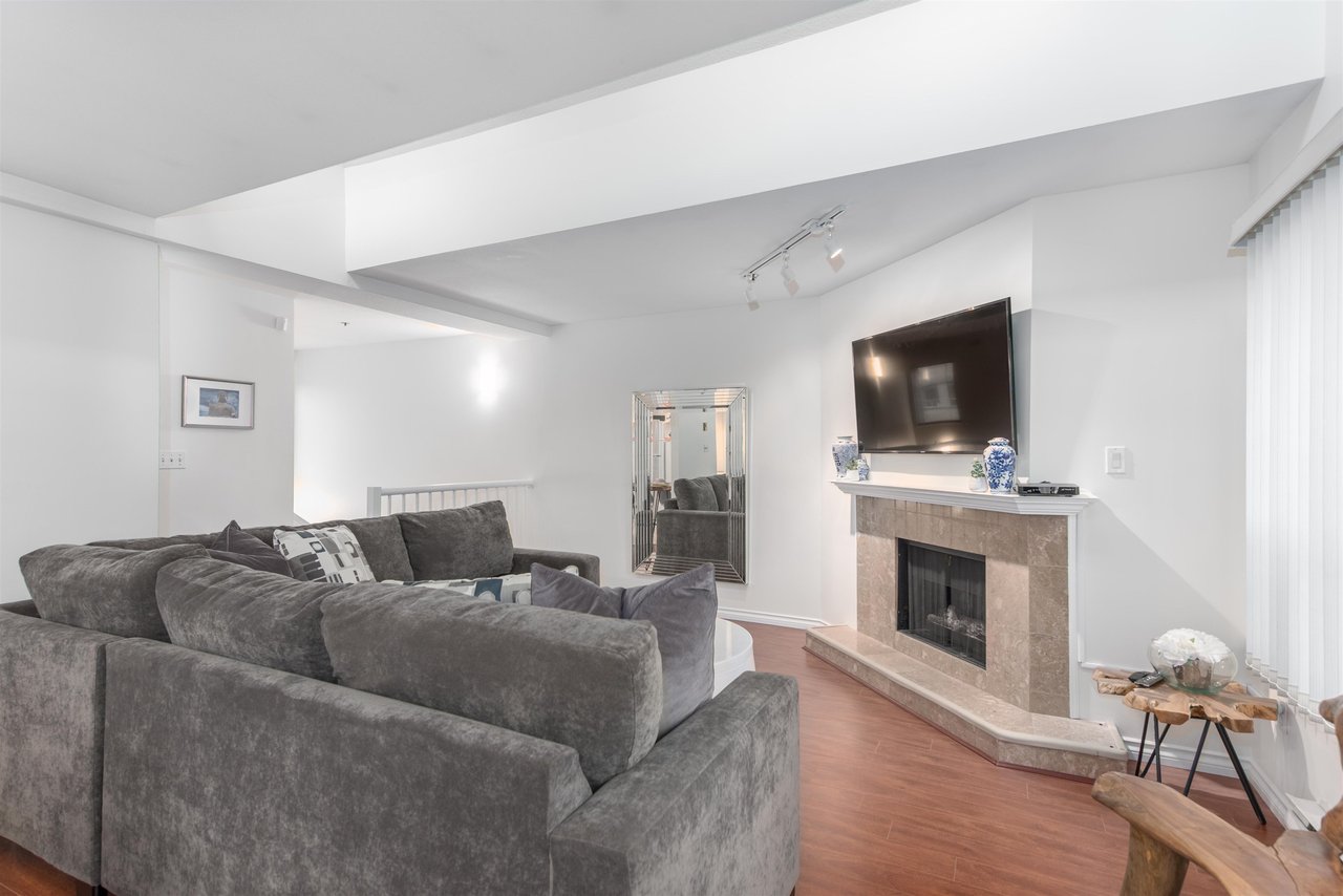 202-788 W 8th Ave