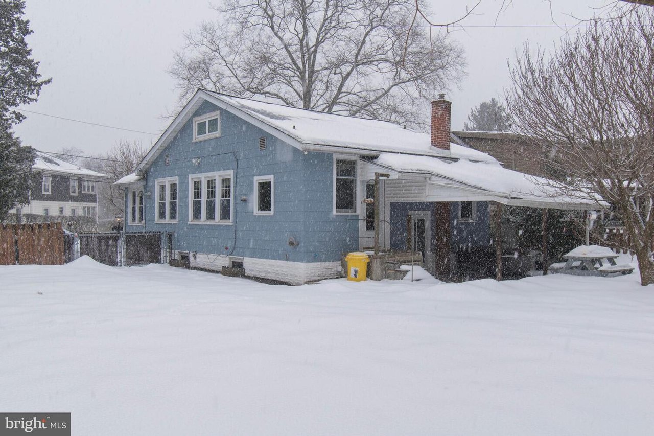 52 WEISS AVE