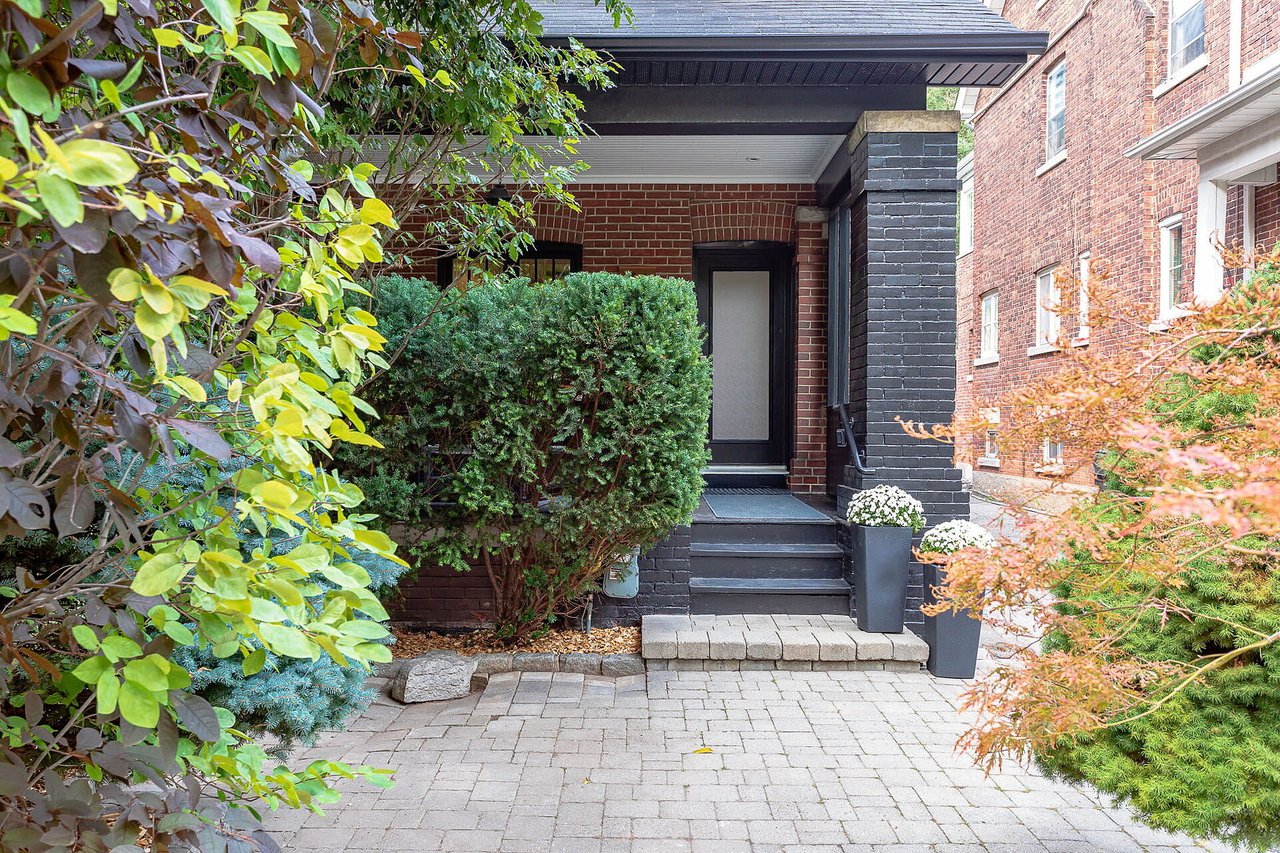 Davisville Village Stylish Reno