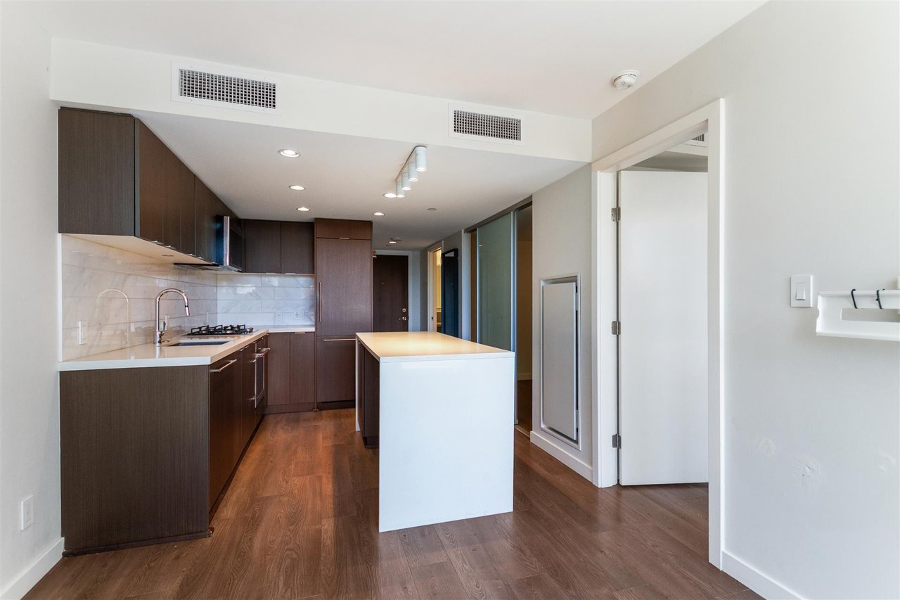 208-8238 Lord St