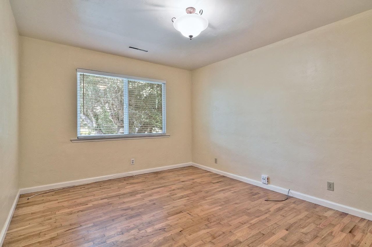 2887 Oak Knoll Rd