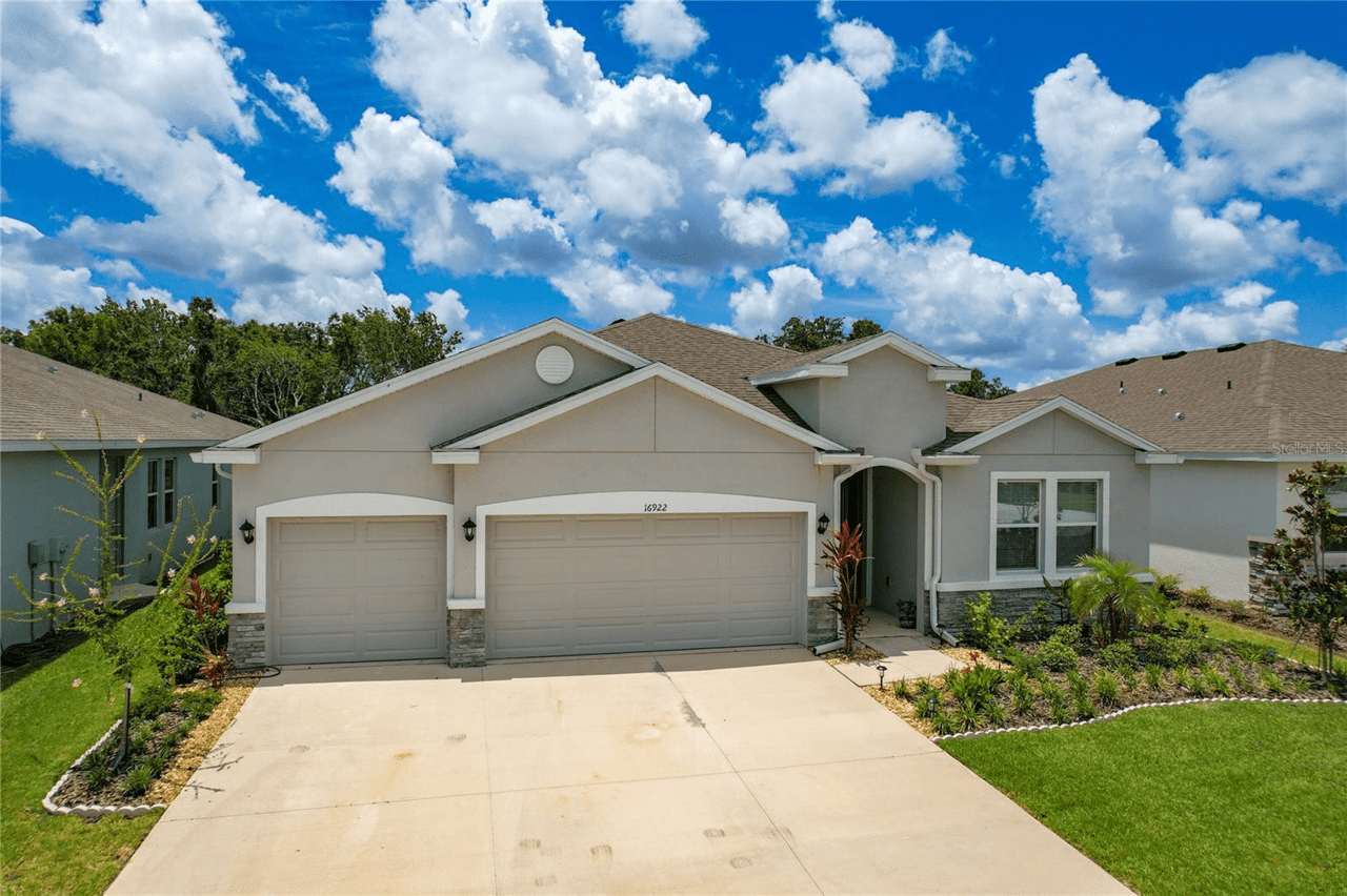 🏡🌳UNDER CONTRACT🌳🏡 16922 HARVEST MOON WAY, BRADENTON, FL 34211