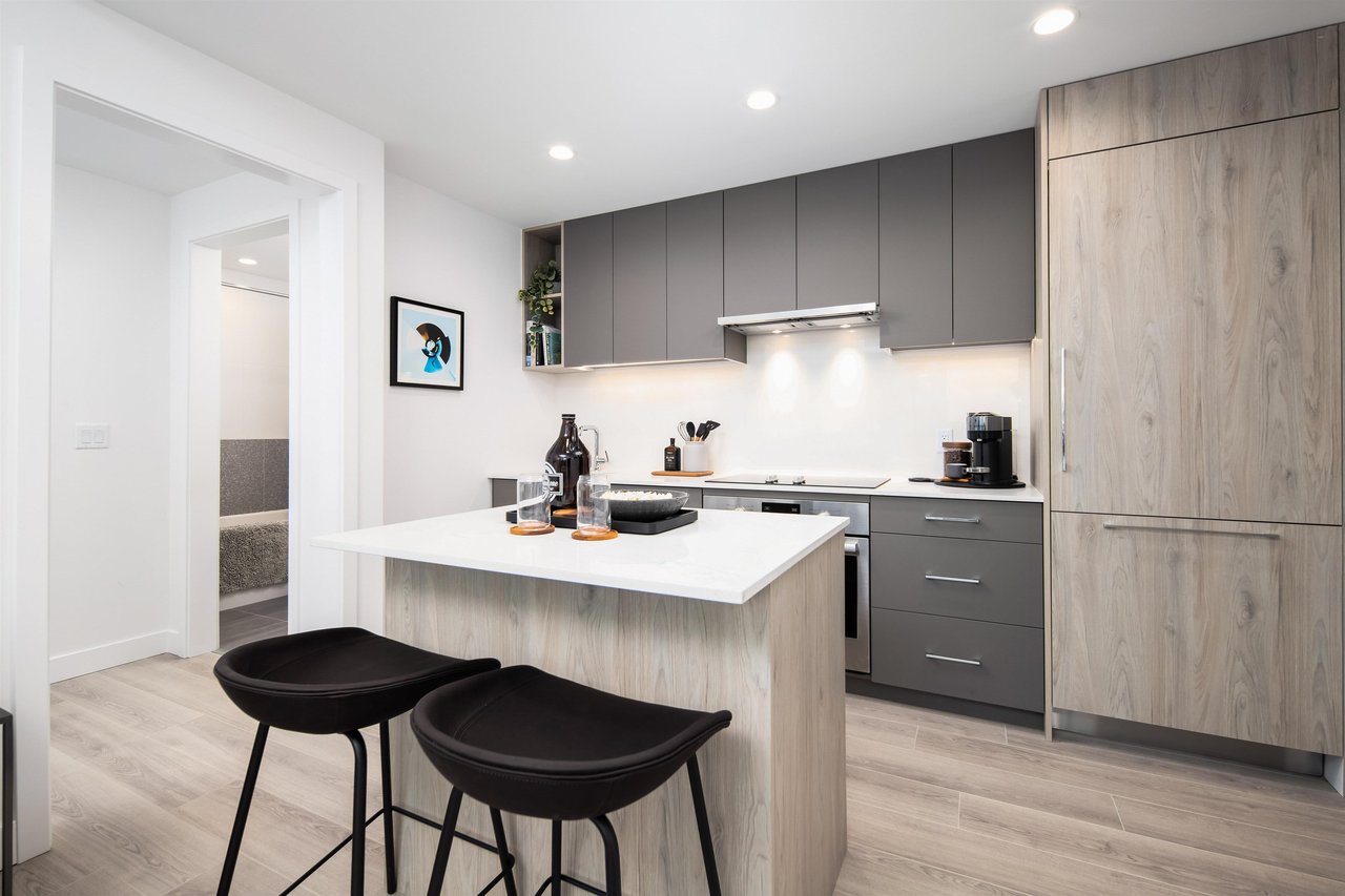 1109-13438 105a Ave