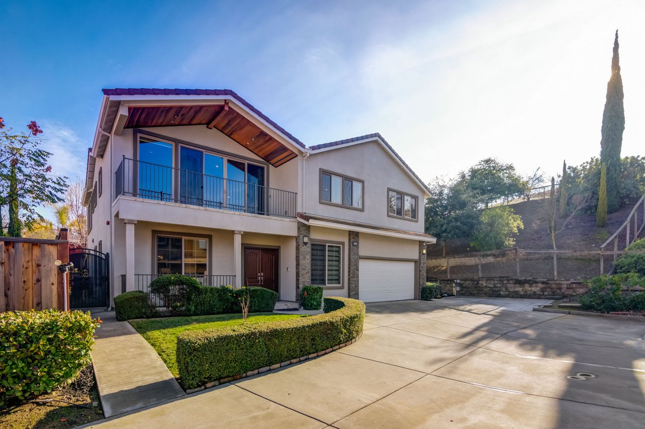 3902 Mars Court