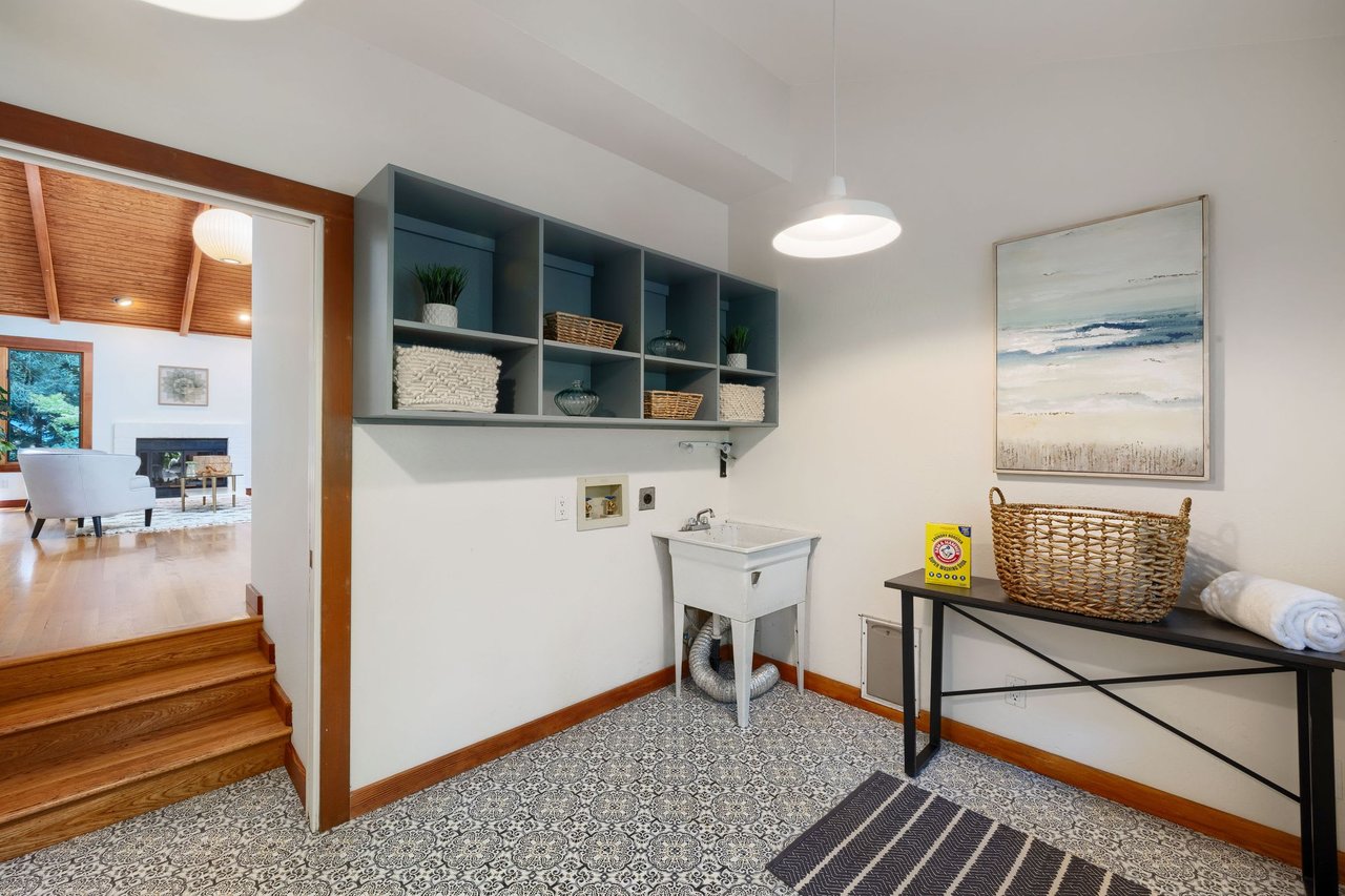 10 Ardmore Road, Larkspur