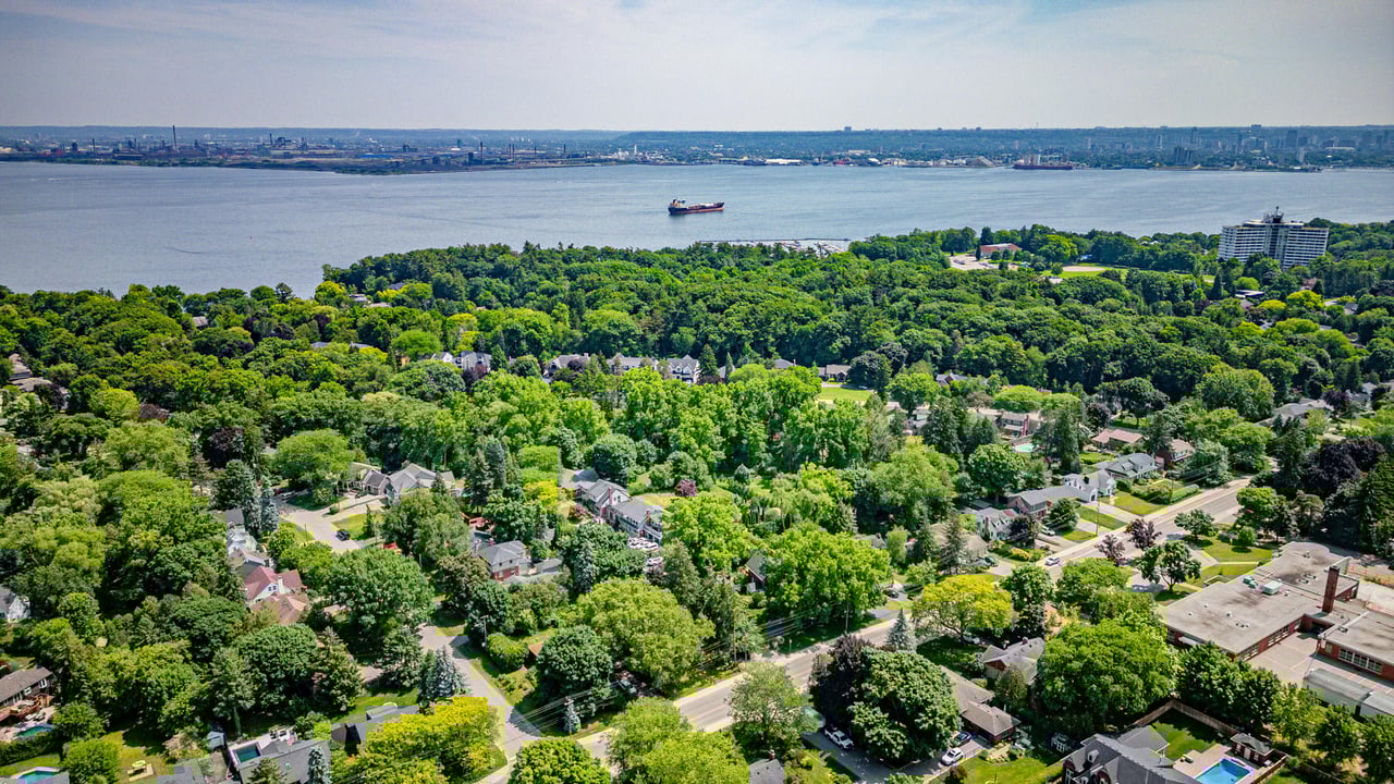 887 Forest Glen Avenue, Burlington
