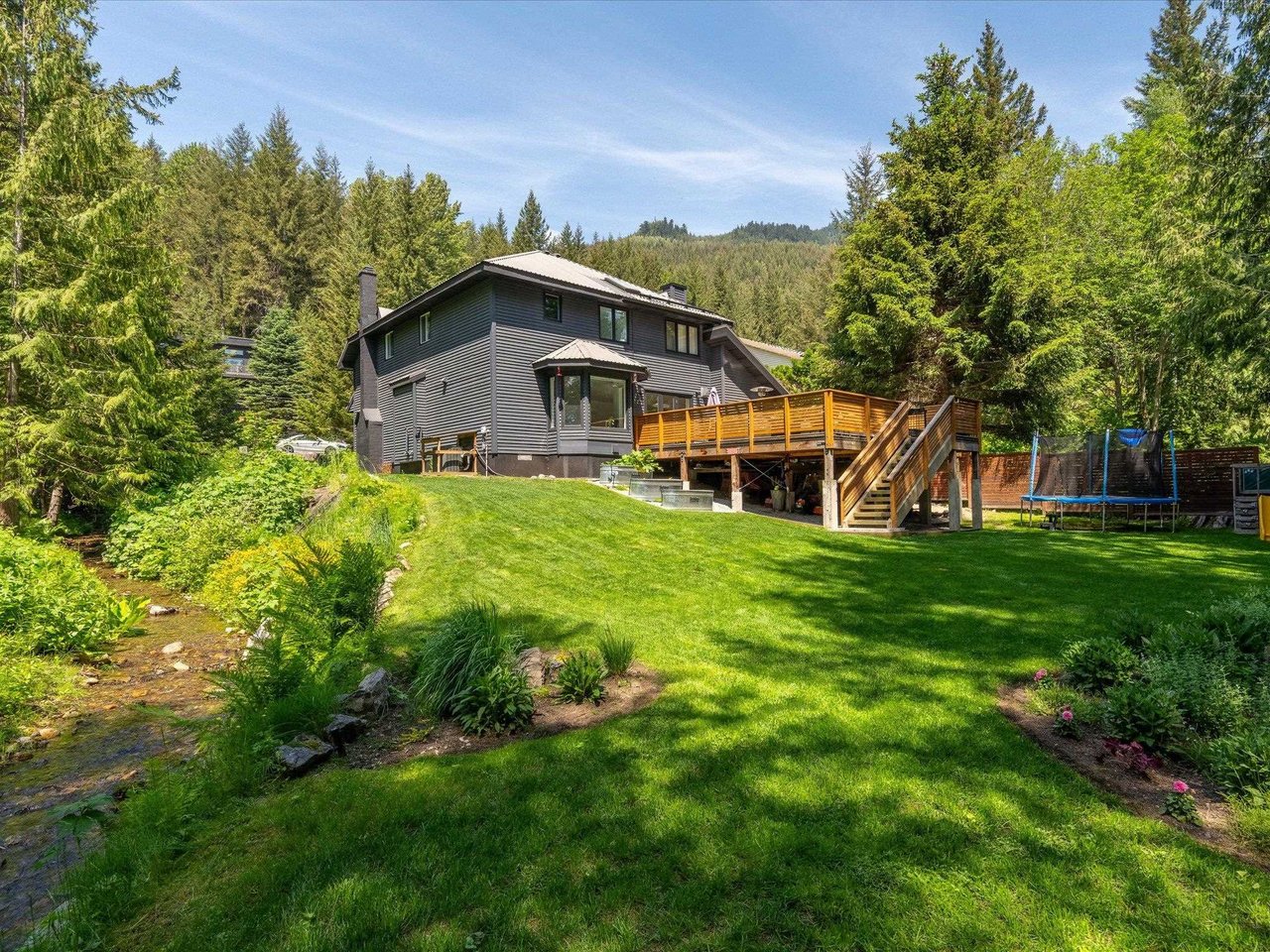 8309 Valley Dr