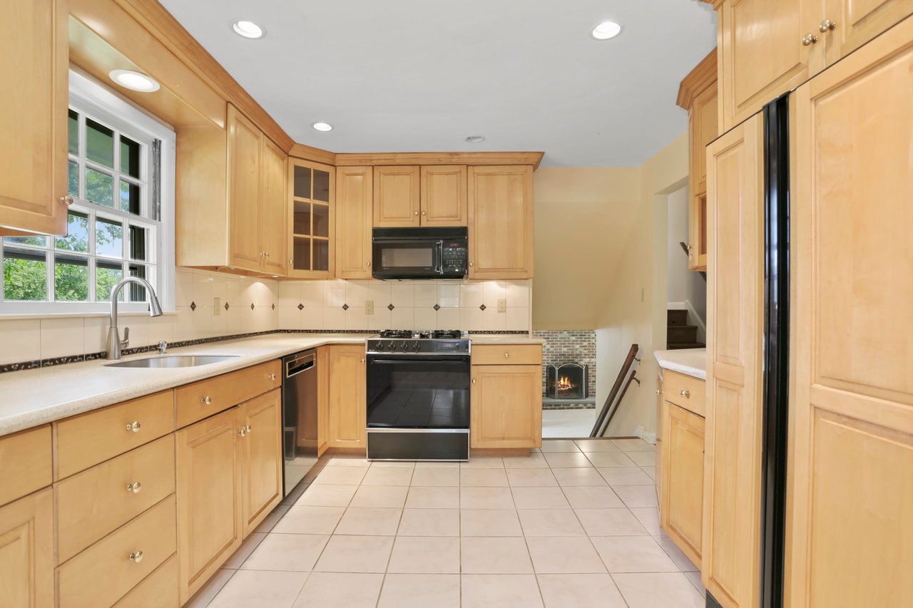 398 Greens Farms Road