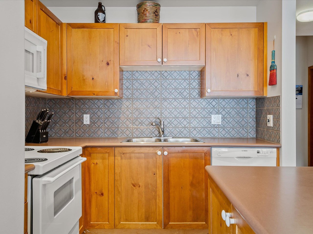 310-3300 Ptarmigan Pl