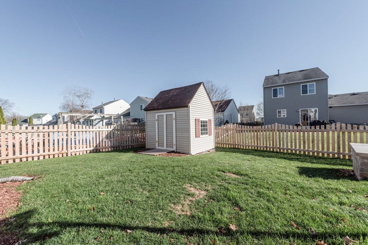 5390 Lansbury Circle