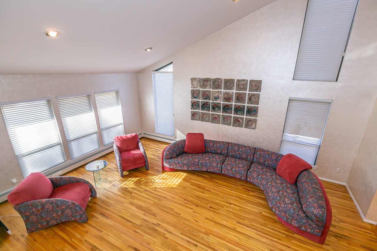 50 Juniper Lane, Muttontown