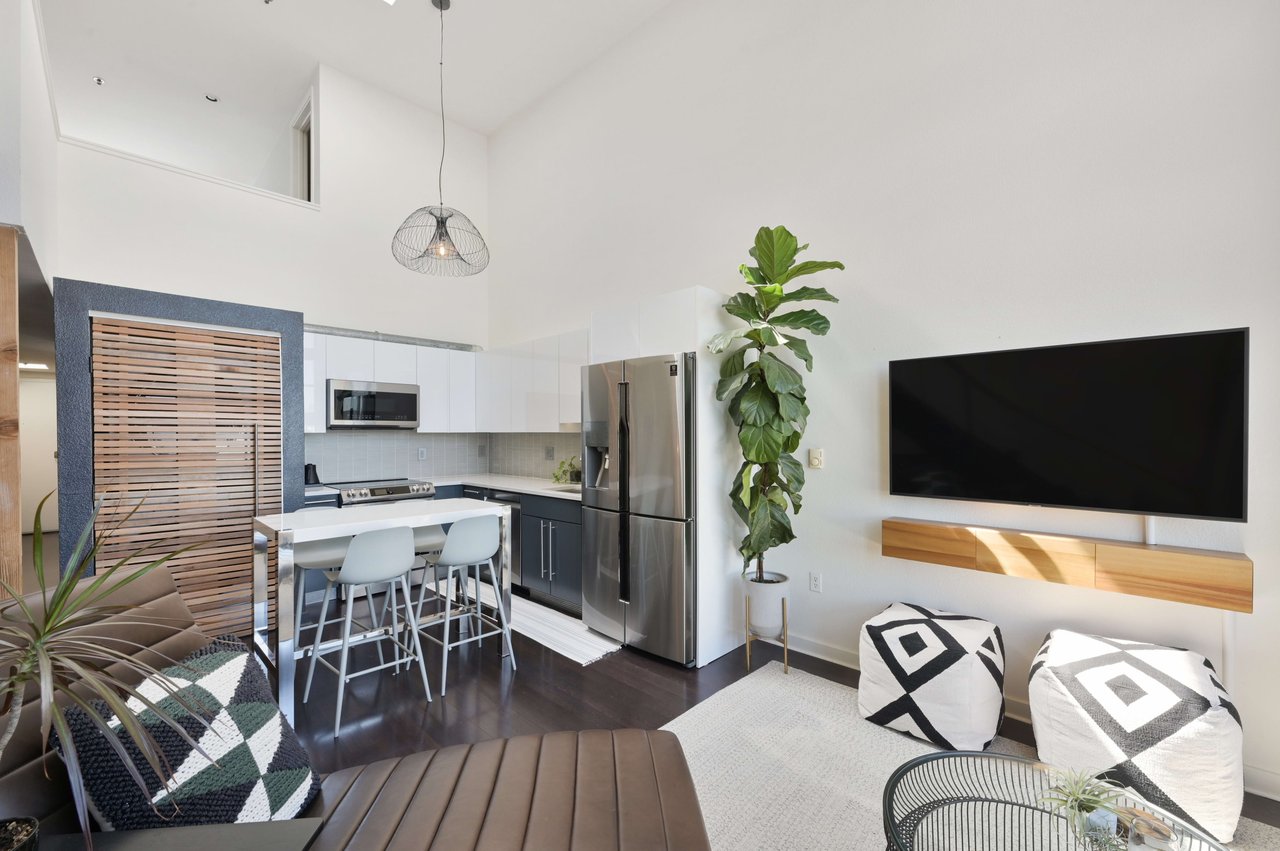 Stylish Loft Living on Coveted SOMA Street