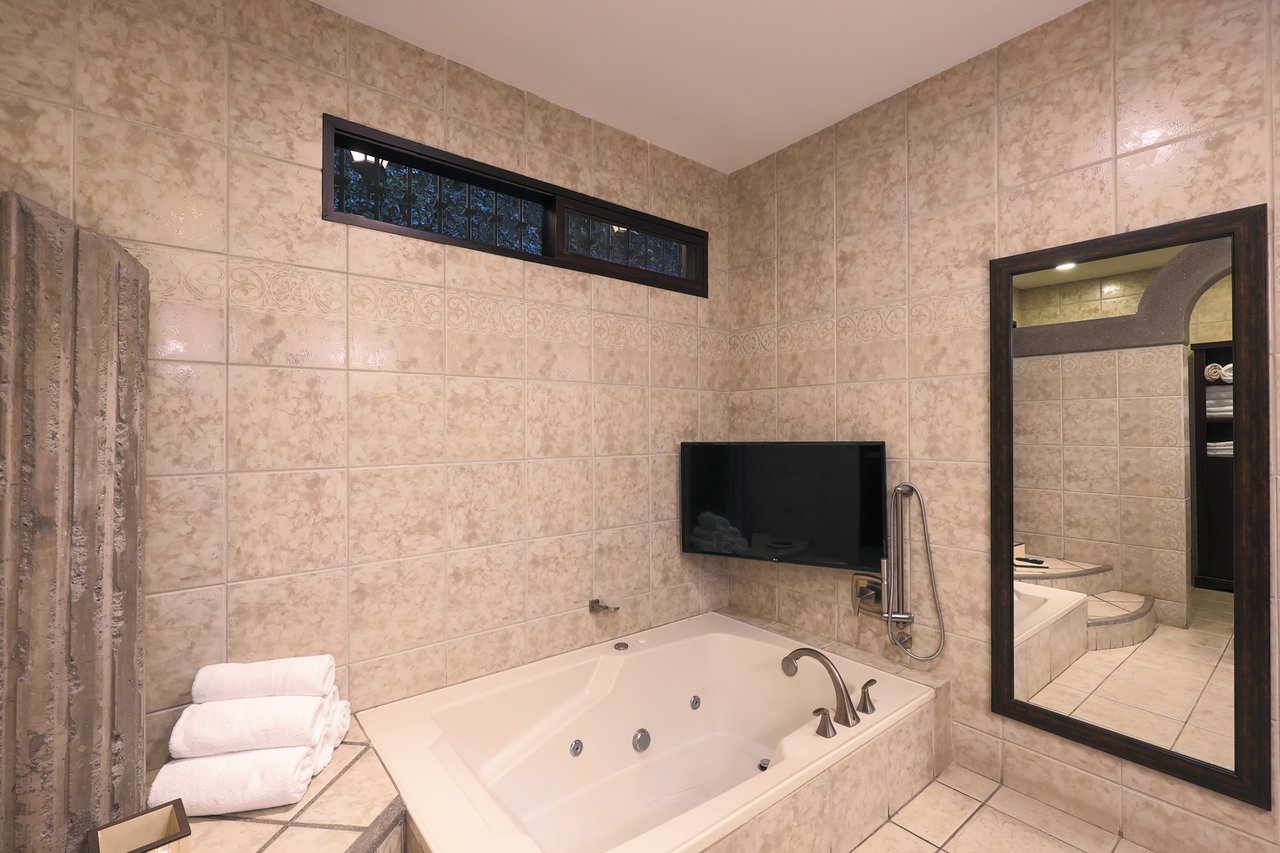 European Estate Pool Villa, Escazu, San Jose