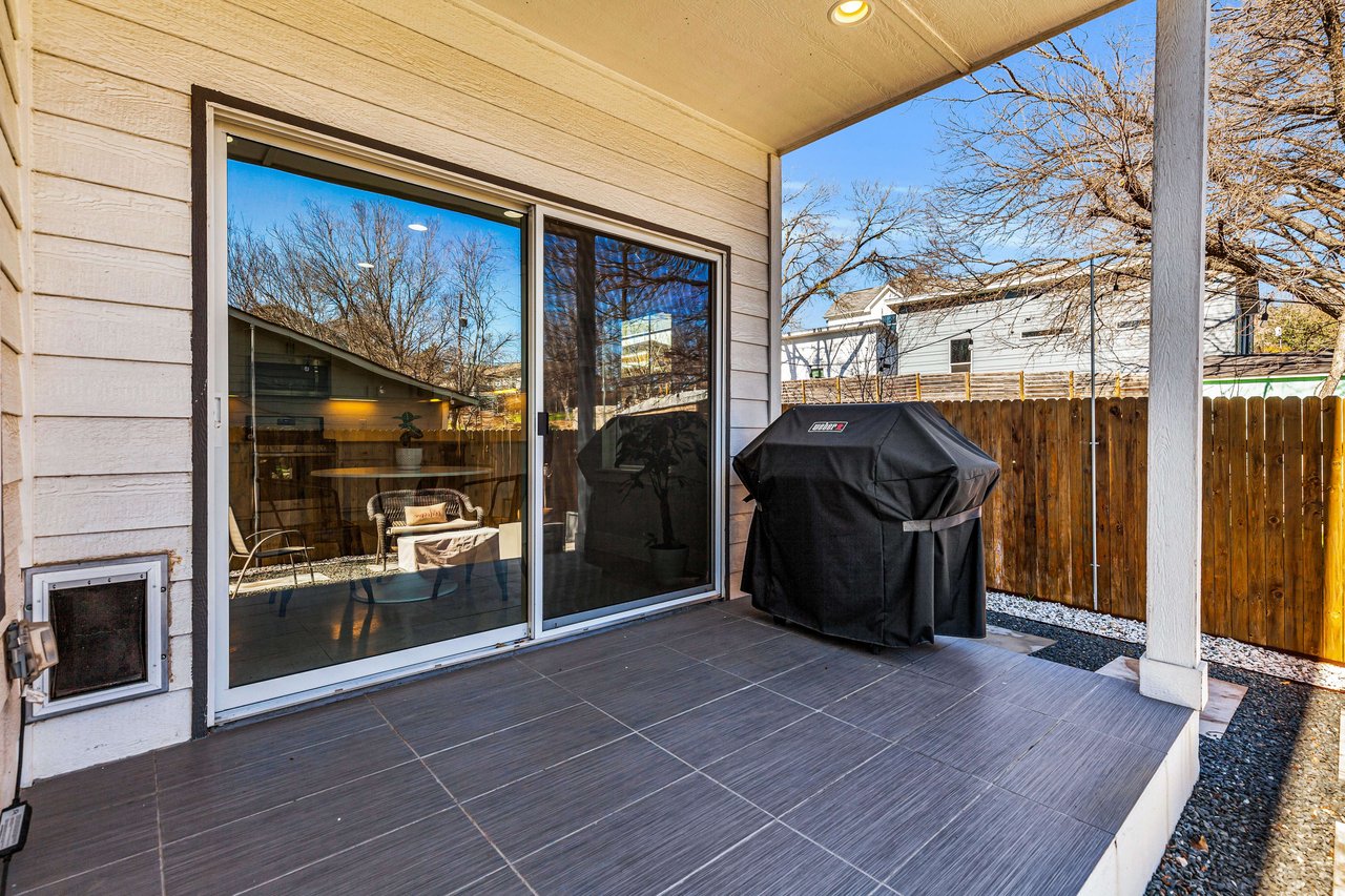 1604 JJ Seabrook #B