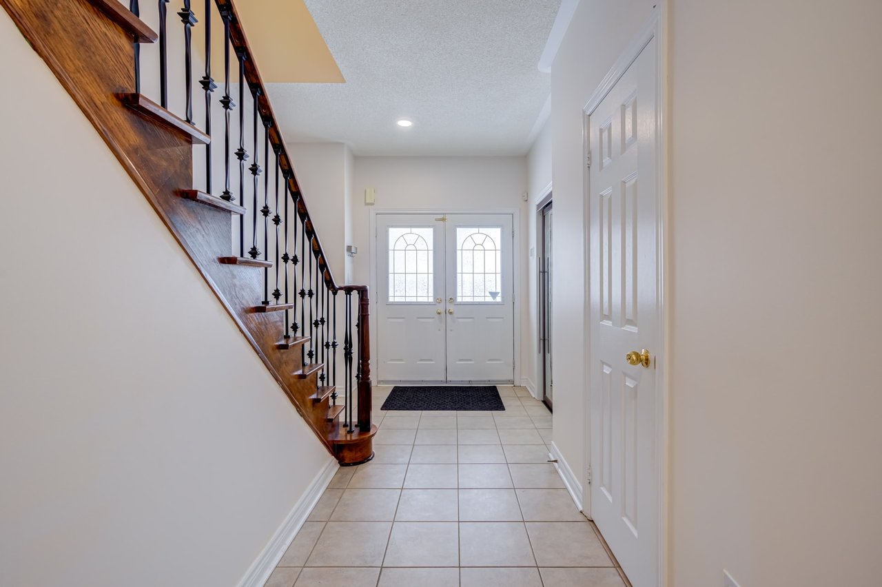 11 Cathmar Dr