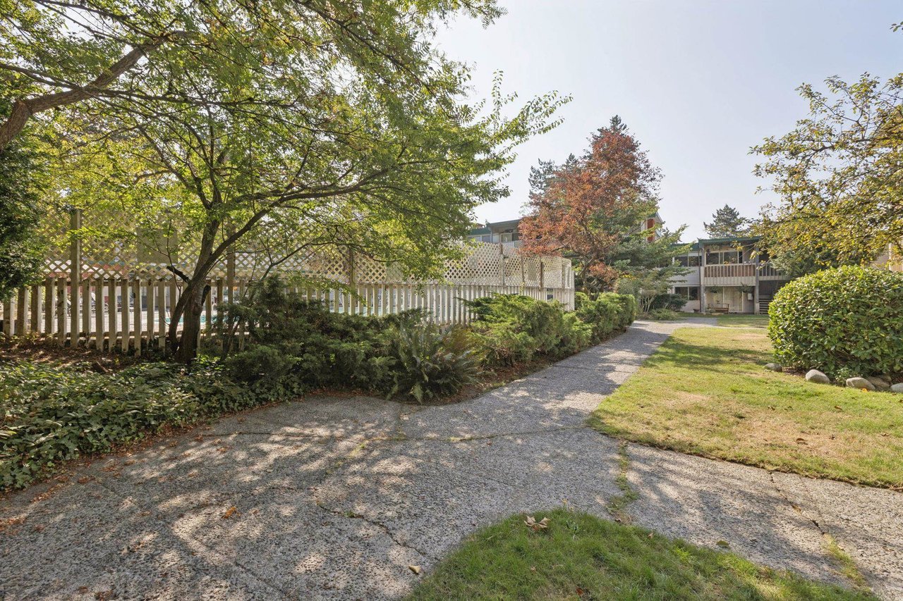 829 Westview Cres
