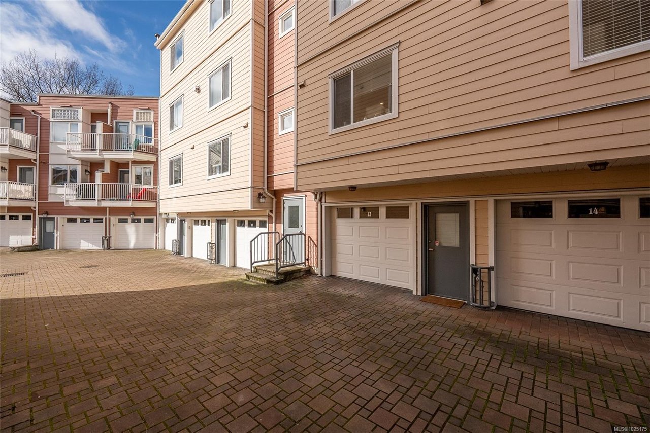 13-60 Dallas Rd, Victoria