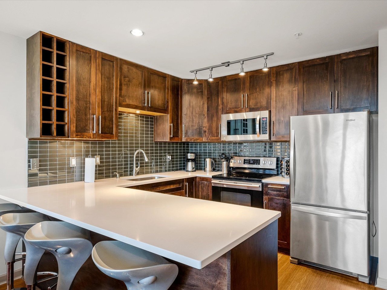 302-3212 Blueberry Dr