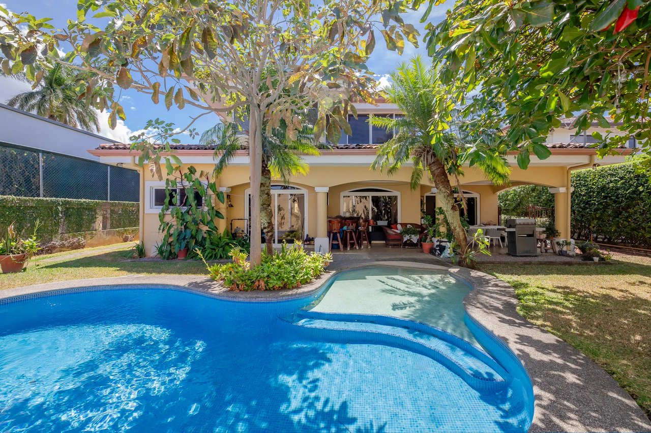 Private Pool Main Suite Residence, Santa Ana, San Jose