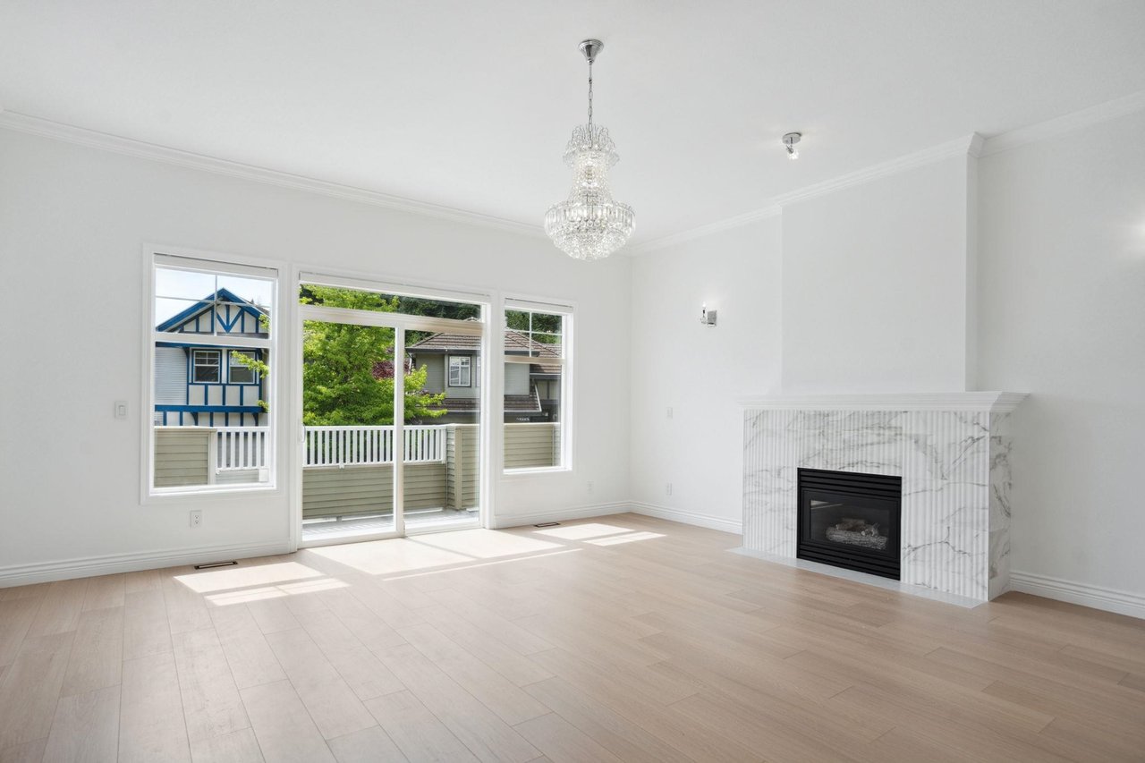 1699 Arbutus Pl