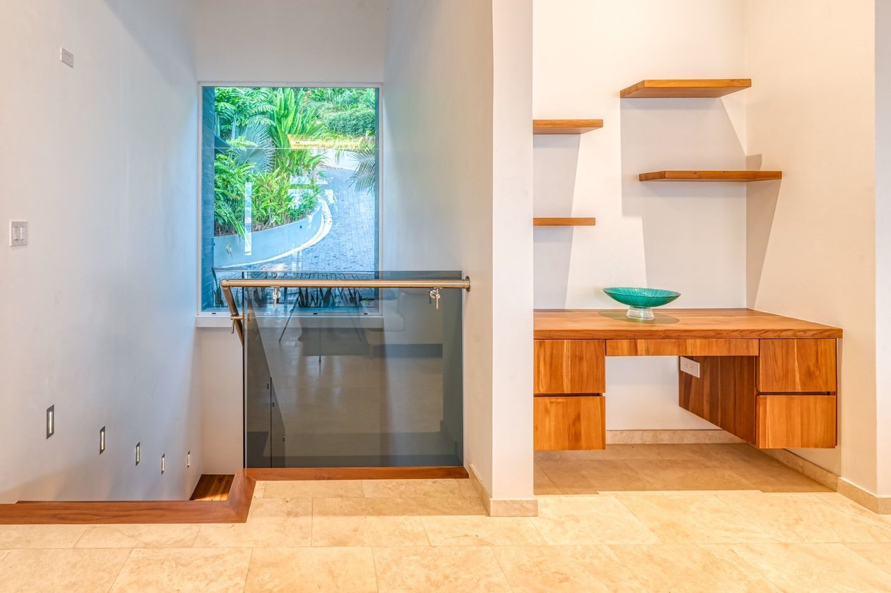 Modern Luxury Ocean View Home, Dominical, Puntarenas