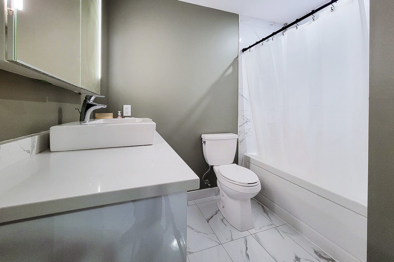 16 Concord Pl Unit: 447